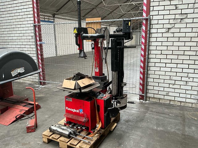 Ravaglioli banden de-en montageapparaat - afbeelding 7 van  13