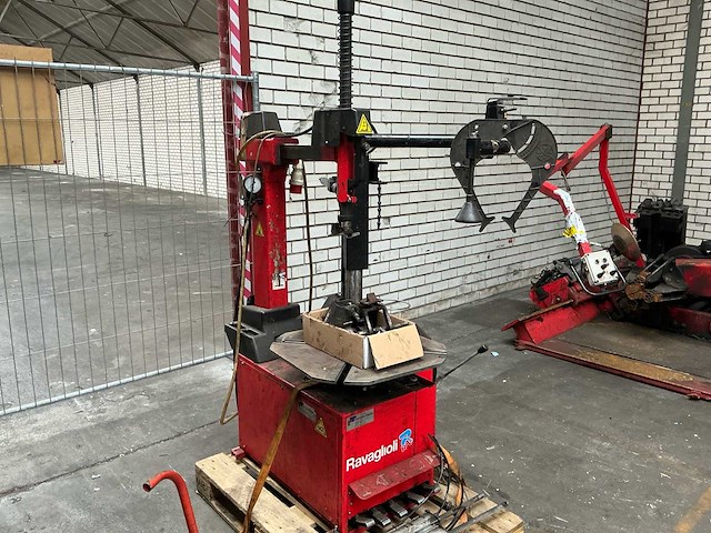 Ravaglioli banden de-en montageapparaat - afbeelding 8 van  13