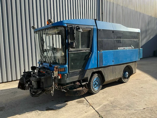 Ravo - 2000 - ravo 5002 si - zelfrijdende veegmachine - afbeelding 30 van  40