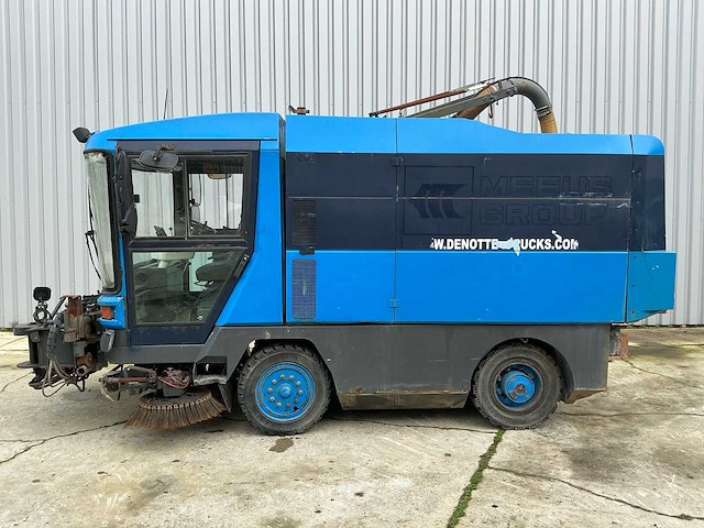 Ravo - 2000 - ravo 5002 si - zelfrijdende veegmachine - afbeelding 10 van  21