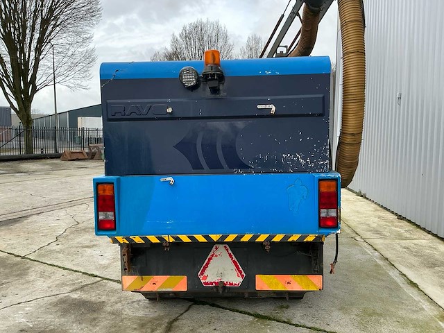 Ravo - 2000 - ravo 5002 si - zelfrijdende veegmachine - afbeelding 18 van  21