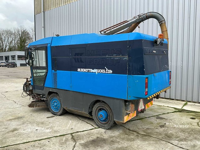 Ravo - 2000 - ravo 5002 si - zelfrijdende veegmachine - afbeelding 23 van  29