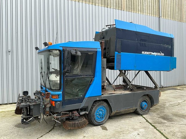 Ravo - 2000 - ravo 5002 si - zelfrijdende veegmachine - afbeelding 15 van  34