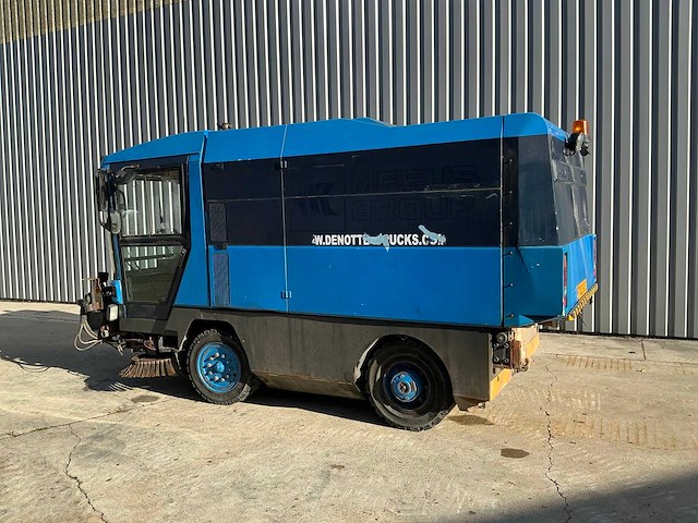 Ravo - 2000 - ravo 5002 si - zelfrijdende veegmachine - afbeelding 23 van  34
