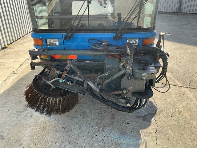 Ravo - 2000 - ravo 5002 si - zelfrijdende veegmachine - afbeelding 30 van  34