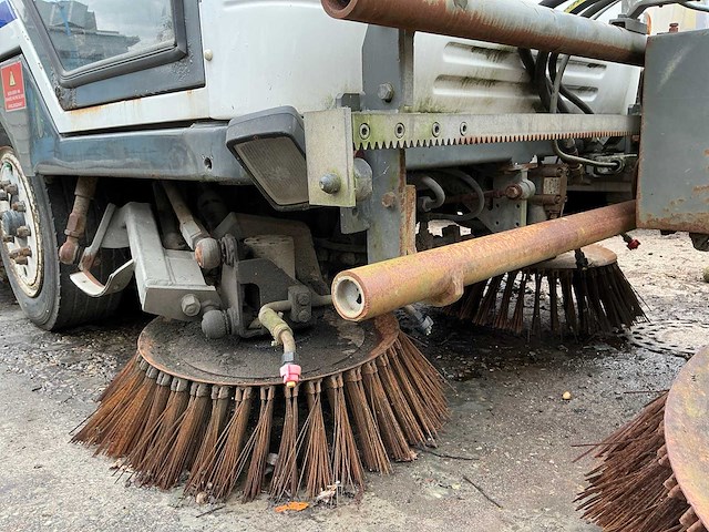 Ravo 340 veegwagen - afbeelding 13 van  27