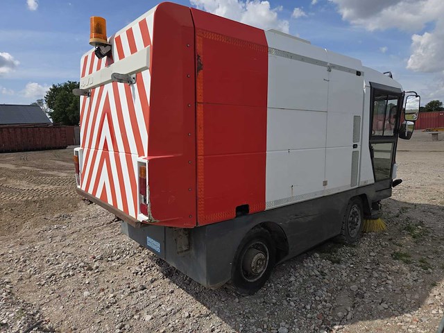 Ravo 5002 slh zelfrijdende veegmachine - afbeelding 3 van  9