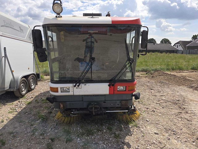 Ravo 5002 slh zelfrijdende veegmachine - afbeelding 5 van  9