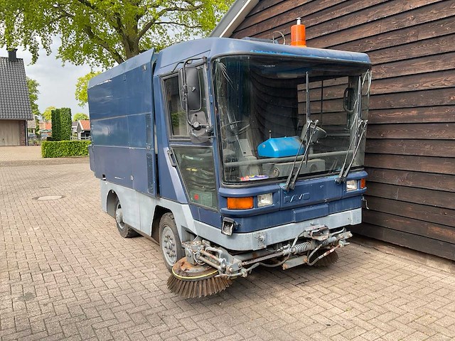 Ravo 5002 zelfrijdende veegmachine - afbeelding 9 van  16