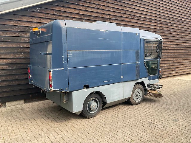 Ravo 5002 zelfrijdende veegmachine - afbeelding 10 van  16