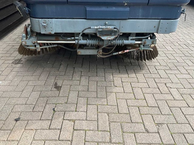 Ravo 5002 zelfrijdende veegmachine - afbeelding 8 van  8