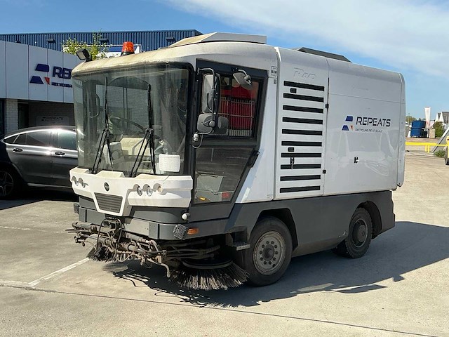 Ravo 530 veegauto - afbeelding 1 van  37