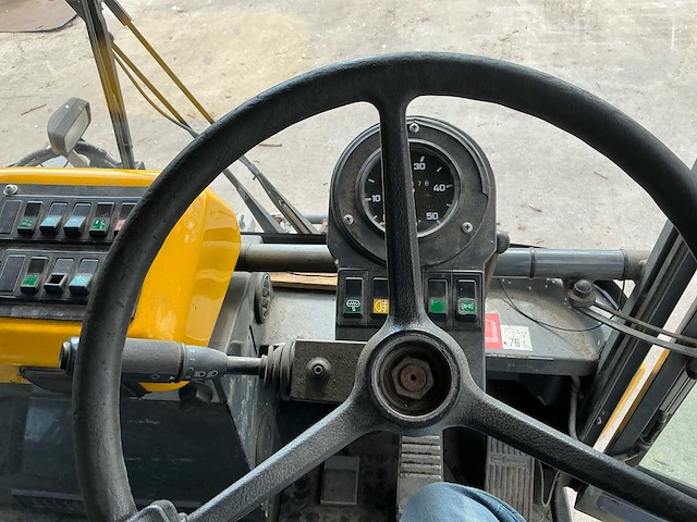 Ravo 540 zelfrijdende straatveegmachine - afbeelding 6 van  24