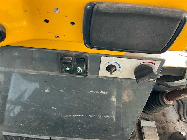 Ravo 540 zelfrijdende straatveegmachine - afbeelding 8 van  24