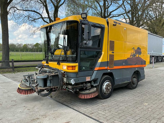 Ravo 540 zelfrijdende straatveegmachine - afbeelding 1 van  24