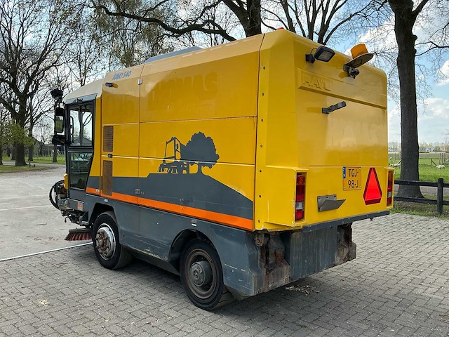 Ravo 540 zelfrijdende straatveegmachine - afbeelding 18 van  24