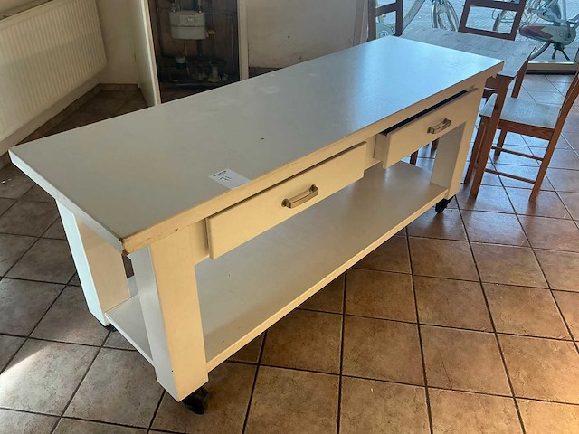 Raw steel&wood brood presentatietafel - afbeelding 1 van  2