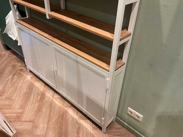 Raw steel&wood winkelstelling - afbeelding 4 van  4