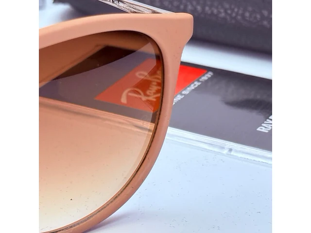Rayban zonnebril erika classic matte sand gradient brown - afbeelding 5 van  8