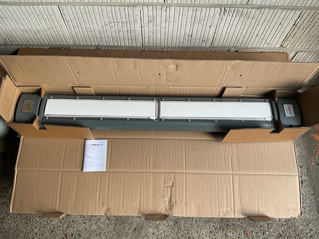 Raytec spartan spz-wl168 explosieveilige led lineaire armaturen (4x) inclusief thermon industriële heat tracing kabel - afbeelding 2 van  12