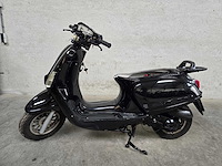 Razzo - snorscooter - lucca - 4t 25km uitvoering dbd81d - afbeelding 1 van  6
