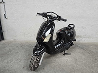Razzo - snorscooter - lucca - 4t 25km uitvoering dbd81d - afbeelding 2 van  6