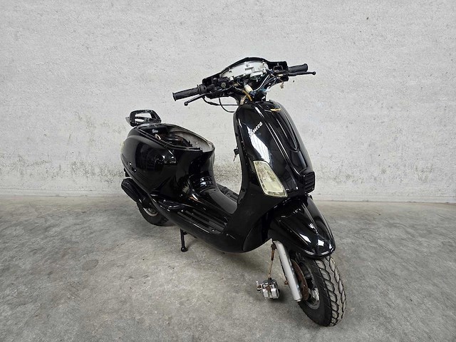 Razzo - snorscooter - lucca - 4t 25km uitvoering dbd81d - afbeelding 4 van  8