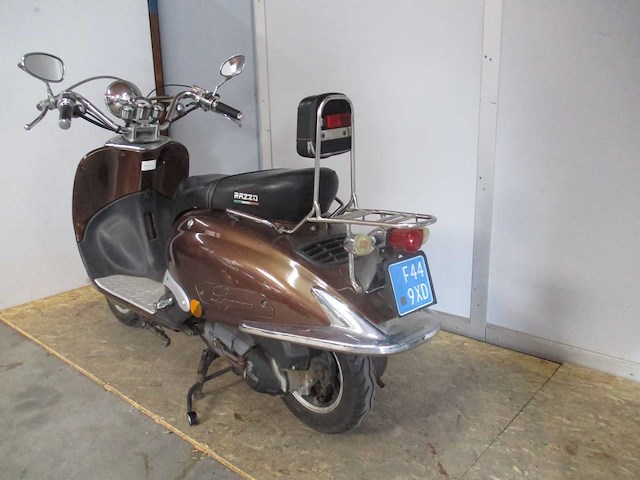 Razzo - snorscooter - lugano retro - scooter - afbeelding 2 van  11