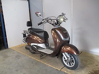 Razzo - snorscooter - lugano retro - scooter - afbeelding 6 van  10