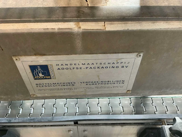 Rb6000 capsuleermachine met krimp en spoelmachine - afbeelding 8 van  31