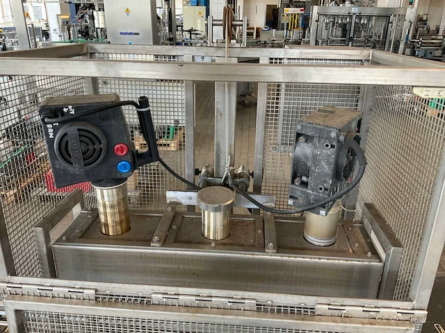 Rb6000 capsuleermachine met krimp en spoelmachine - afbeelding 2 van  24