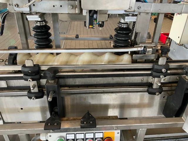 Rb6000 capsuleermachine met krimp en spoelmachine - afbeelding 6 van  24