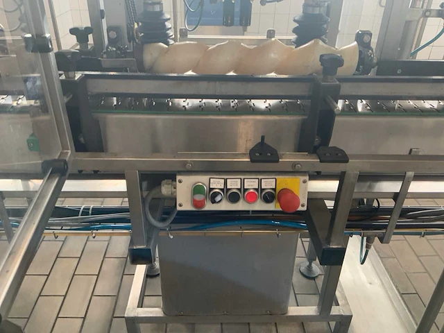 Rb6000 capsuleermachine met krimp en spoelmachine - afbeelding 5 van  31