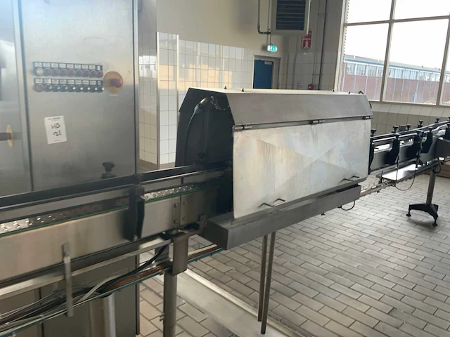 Rb6000 capsuleermachine met krimp en spoelmachine - afbeelding 28 van  31