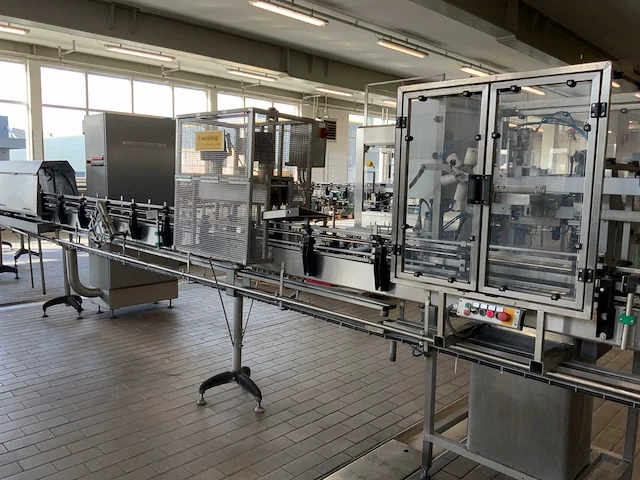 Rb6000 capsuleermachine met krimp en spoelmachine - afbeelding 1 van  24