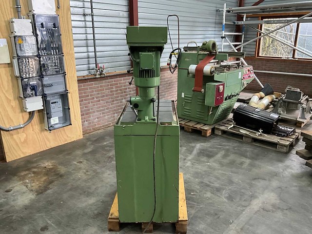Rbr-16 radiaalboormachine - afbeelding 10 van  14