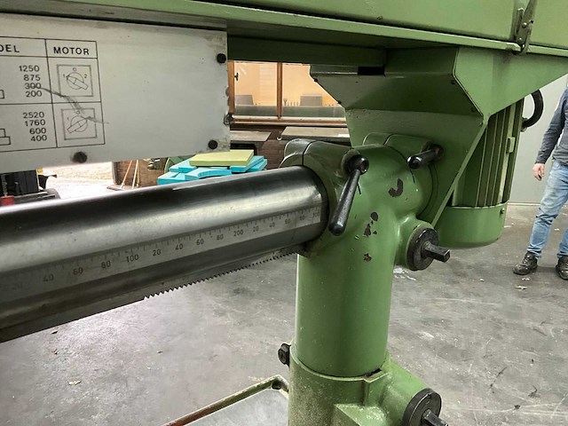 Rbr-16 radiaalboormachine - afbeelding 13 van  14
