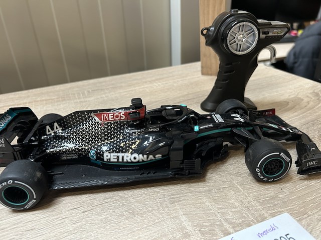 Rc mercedes-amg f1 w11 eq performance racewagen, rastar - afbeelding 5 van  5