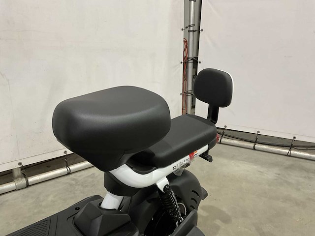 Rccar industry - rc-g1.5 - elektrische scooter - afbeelding 2 van  17