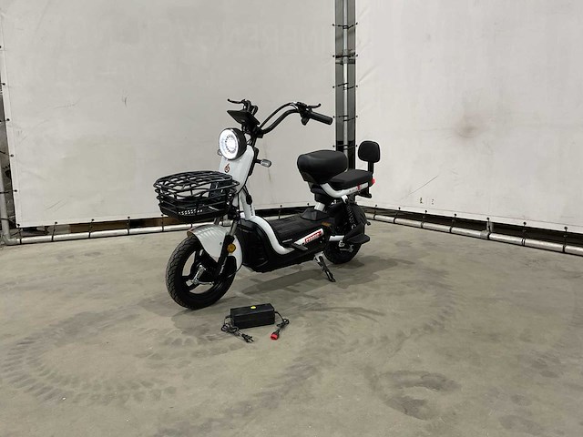 Rccar industry - rc-g1.5 - elektrische scooter - afbeelding 1 van  17