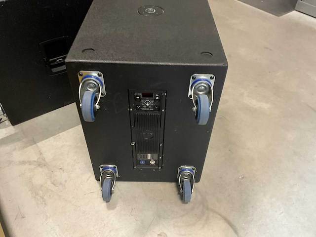 Rcf sub 8003-asii subwoofer (2x) - afbeelding 4 van  5