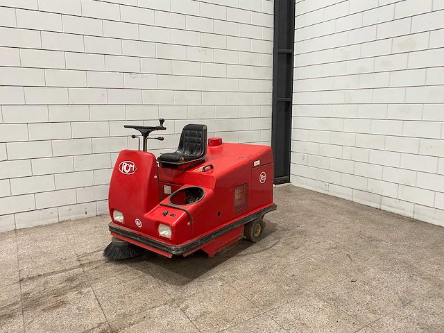 Rcm - 1997 - r703 - straatveegmachine - afbeelding 1 van  9