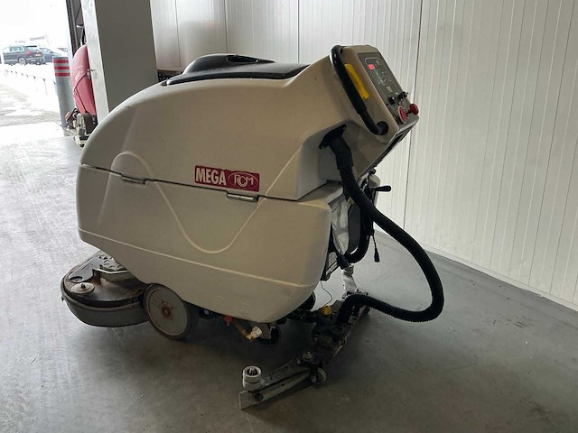 Rcm - mega 802 - schrob/zuigmachine - 2015 - afbeelding 9 van  14