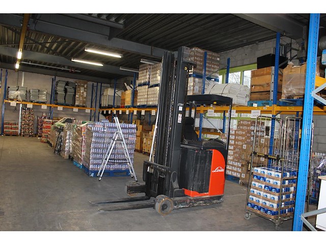 Reachtruck linde r14s. bouwjaar 2009. hefhoogte 669,5 cm. heflast 1400 kg. doorrijhoogte 293 cm. afgelezen ... - afbeelding 1 van  7