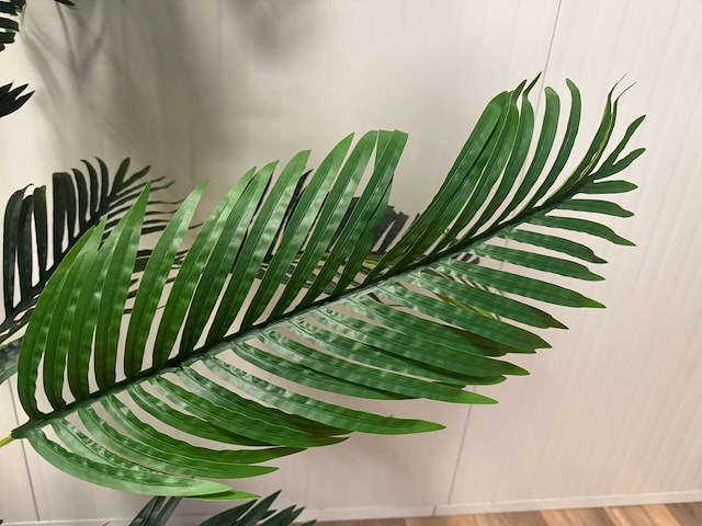 Real touch palm tree kunstplant (225cm hoog) - afbeelding 1 van  5