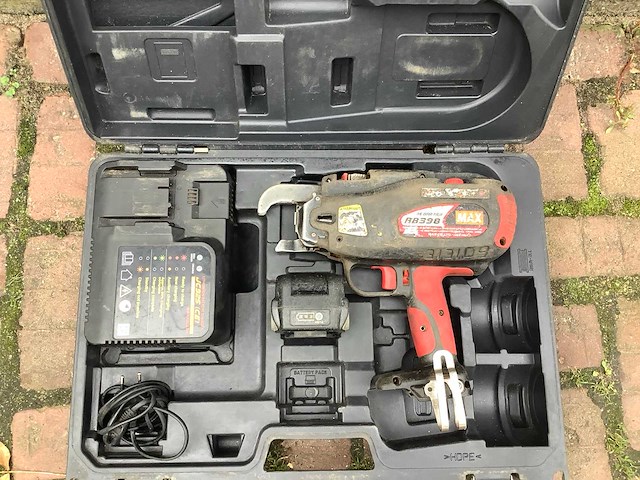 Rebartier rb398 betonvlechtmachine - afbeelding 2 van  2
