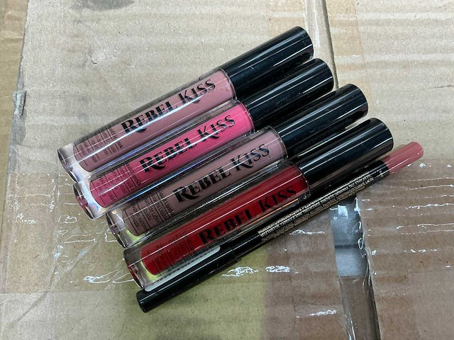 Rebel kiss - lip cosmetics (1377x) - afbeelding 1 van  5