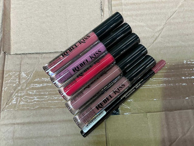 Rebel kiss - lip cosmetics (1398x) - afbeelding 1 van  5