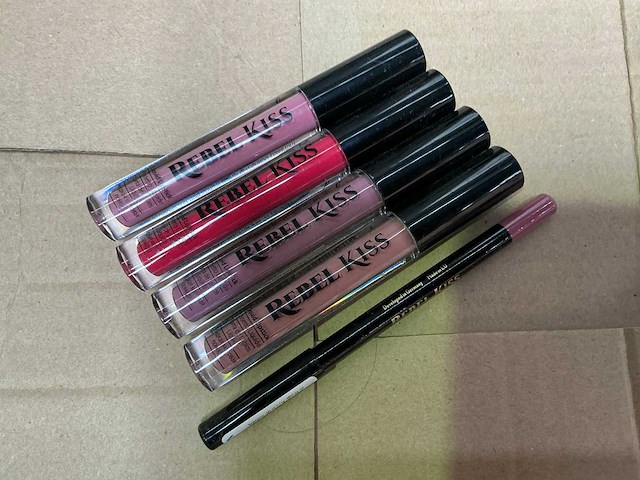 Rebel kiss - lip cosmetics (1430x) - afbeelding 1 van  5