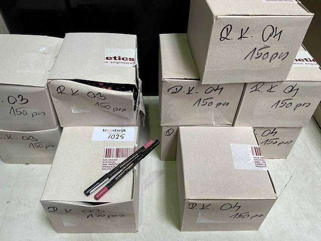 Rebel kiss - lip cosmetics (1650x) - afbeelding 1 van  4